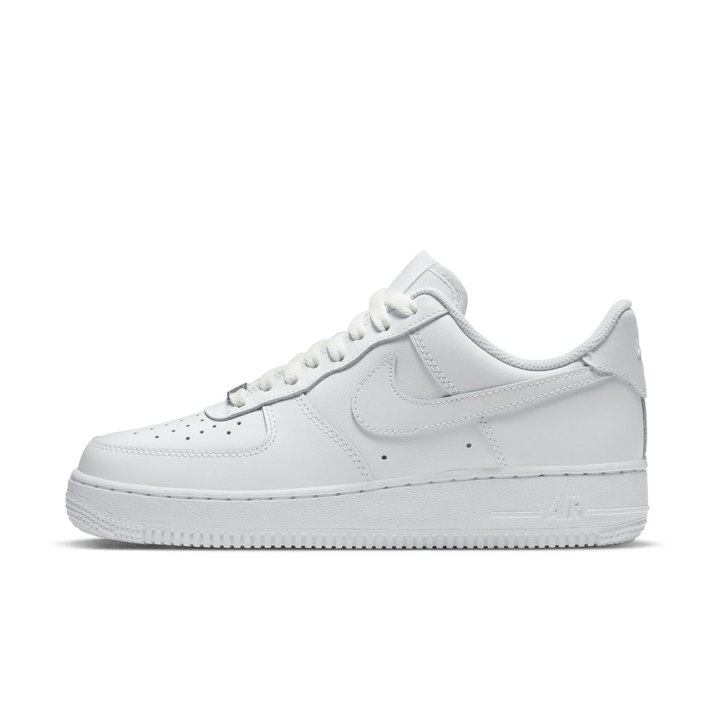 WOMEN'S NIKE AIR FORCE 1 '07 - TRIPLE WHITE