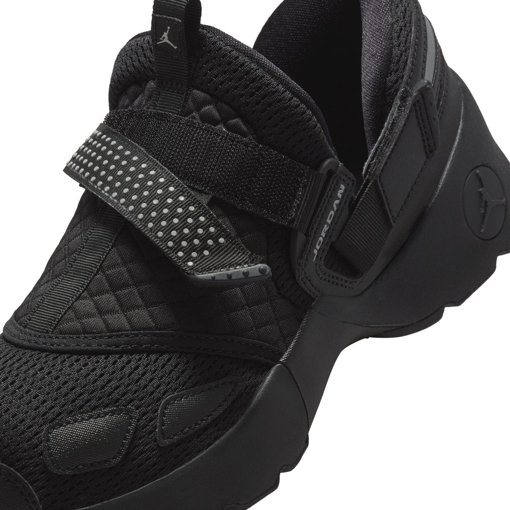 WOMENS AIR JORDAN TRUNNER LX - BLACK/BLACK-BLACK
