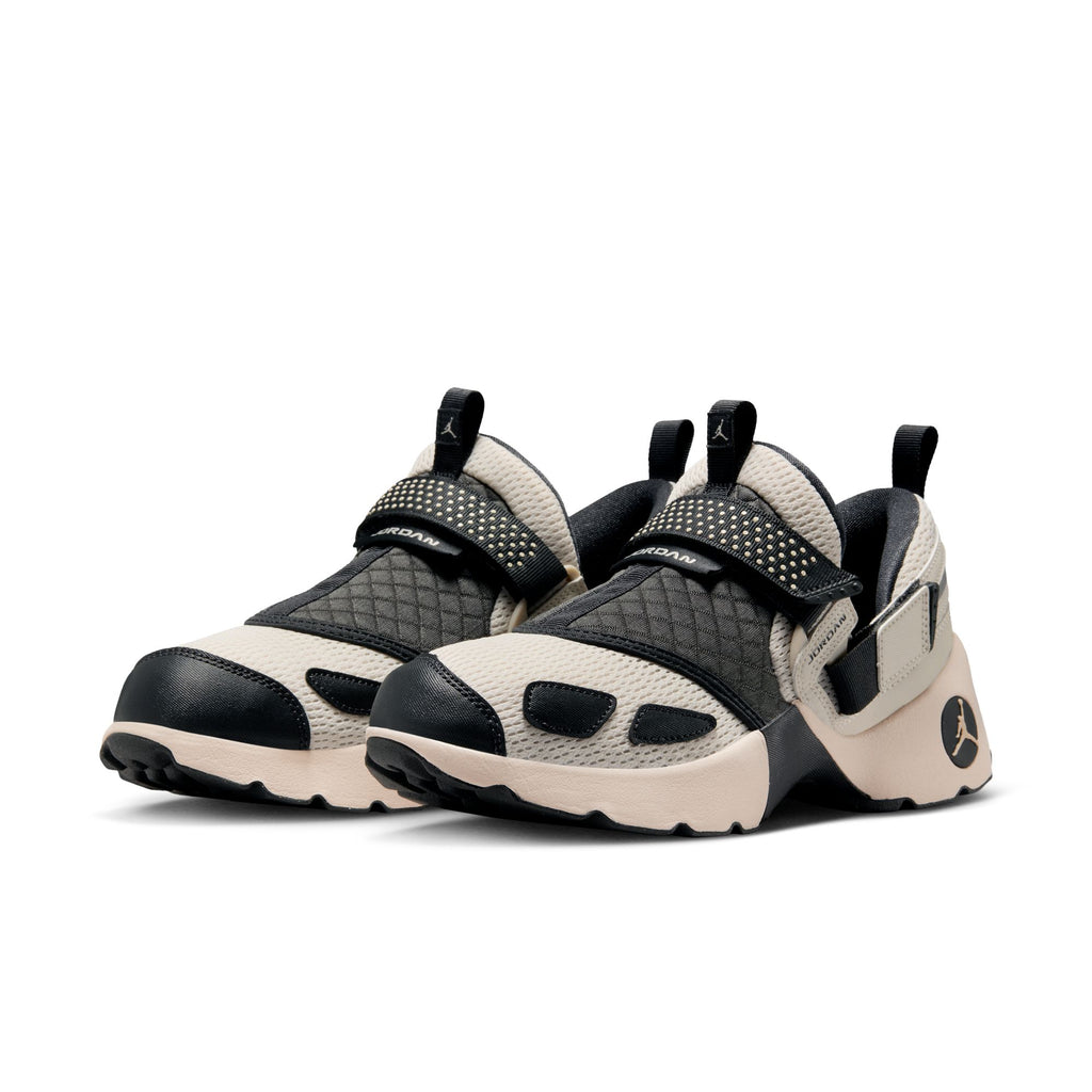 WOMENS AIR JORDAN TRUNNER LX - LT OREWOOD BRN/ANTHRACITE