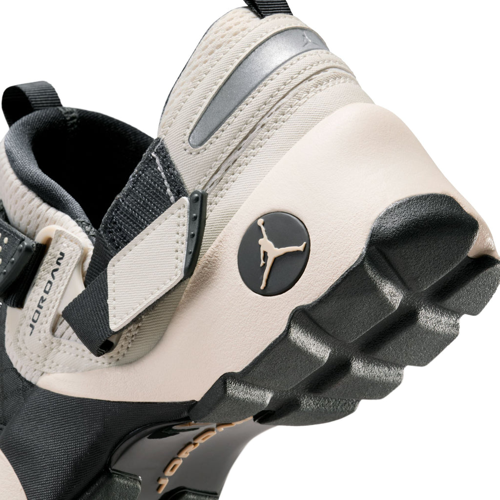 WOMENS AIR JORDAN TRUNNER LX - LT OREWOOD BRN/ANTHRACITE