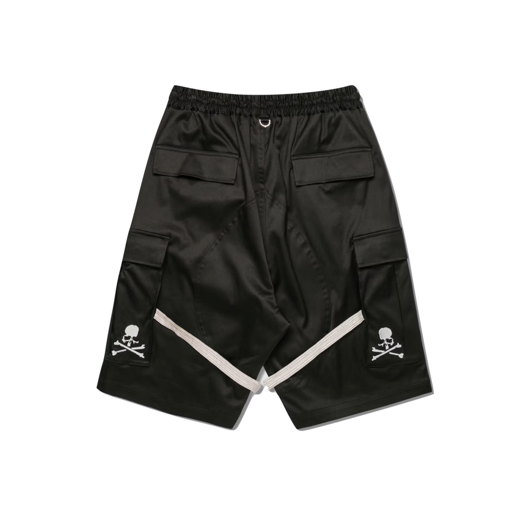 MASTERMIND WORLD SKULL EMBROIDERY CARGO SHORTS - BLACK