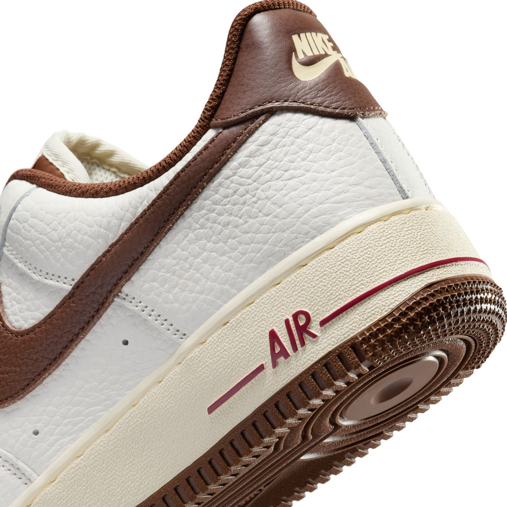 NIKE AIR FORCE 1 '07 "YARDRUNNER" - SAIL/CACAO WOW-COCONUT MILK