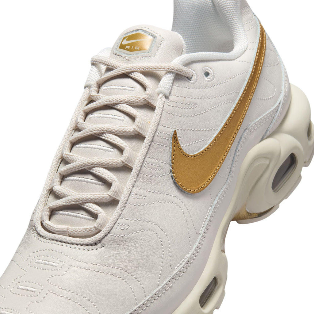 NIKE AIR MAX PLUS TNPO - PHANTOM/METALLIC GOLD