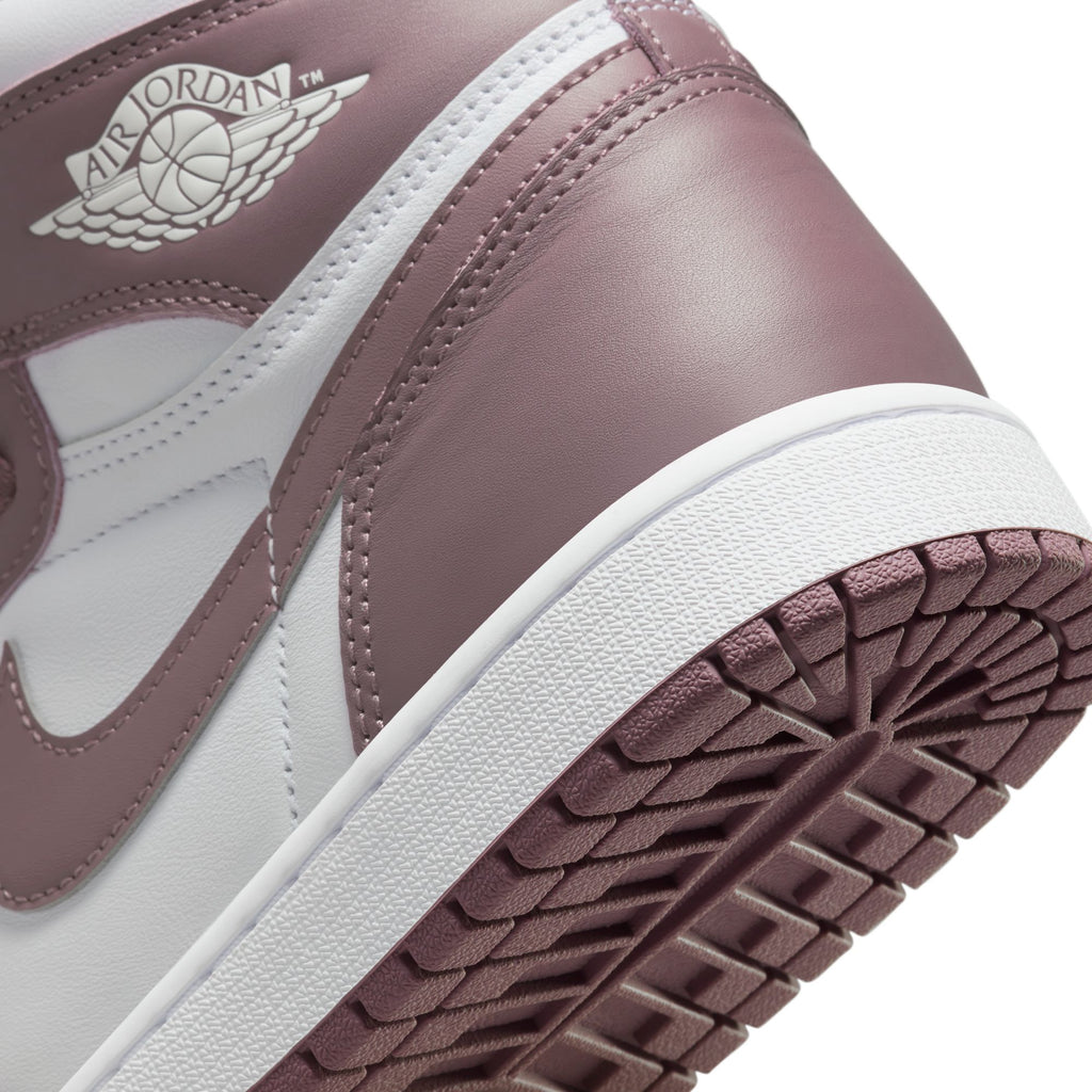 AIR JORDAN 1 RETRO HIGH OG - WHITE/SKY J MAUVE-WHITE