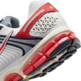 NIKE ZOOM VOMERO 5 - PHOTON DUST/PICANTE RED-SUMMIT WHITE