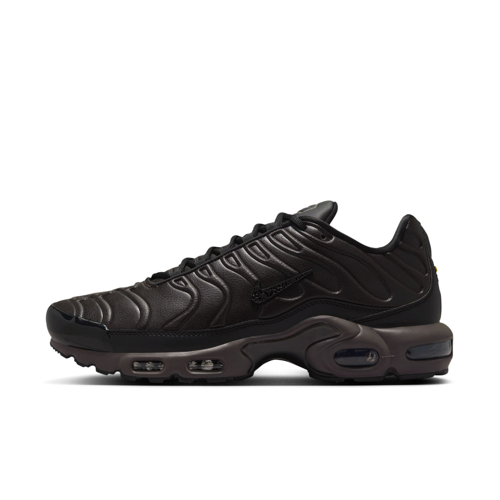 NIKE AIR MAX PLUS - PREMIUM BLACK TEA/BLACK-PETRA BROWN-OLIVE GREEN