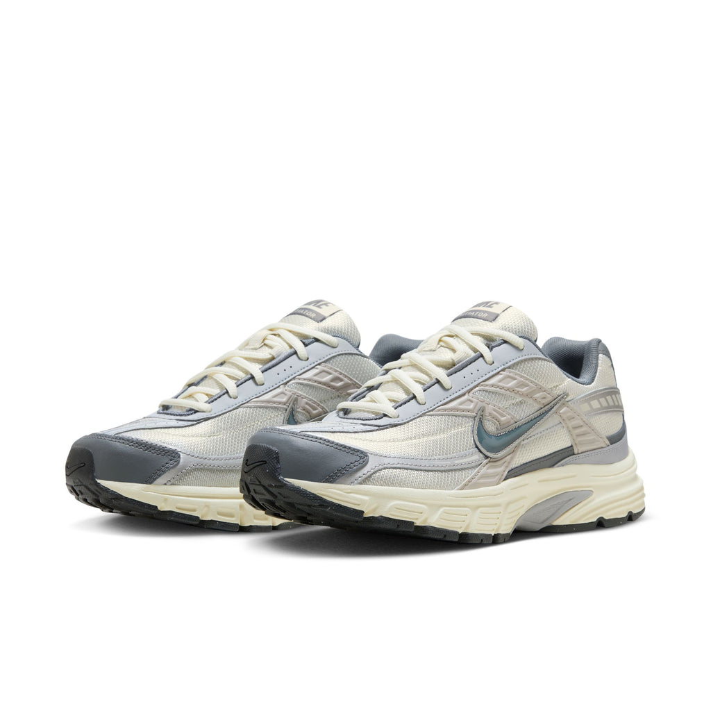 NIKE INITIATOR - LIGHT BONE/COCONUT MILK-METALLIC SILVER-SMOKE GREY