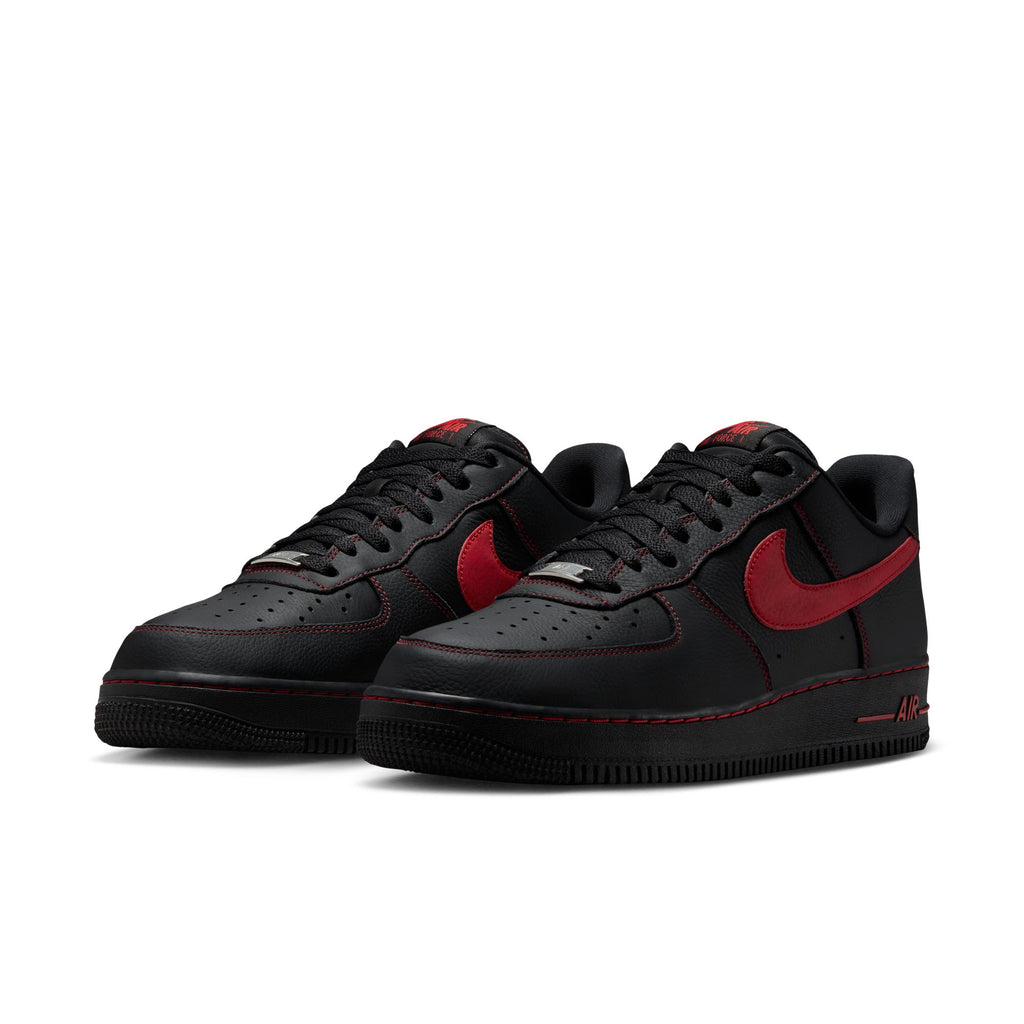 NIKE AIR FORCE 1 '07 LV8 - BLACK/UNIVERSITY RED-BLACK-BLACK