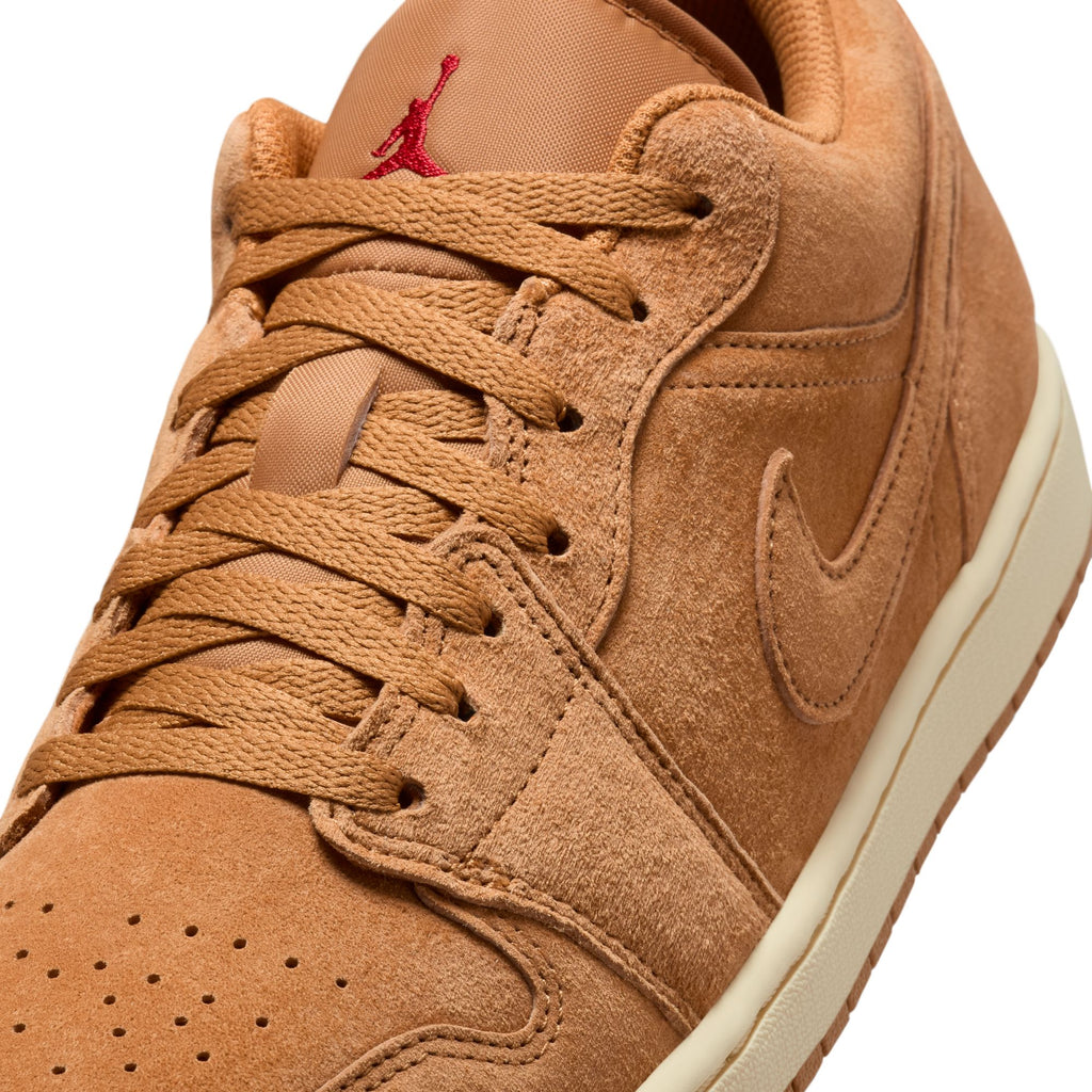 AIR JORDAN RETRO LOW SE - FLAX/FLAX-VARSITY RED-MUSLIN
