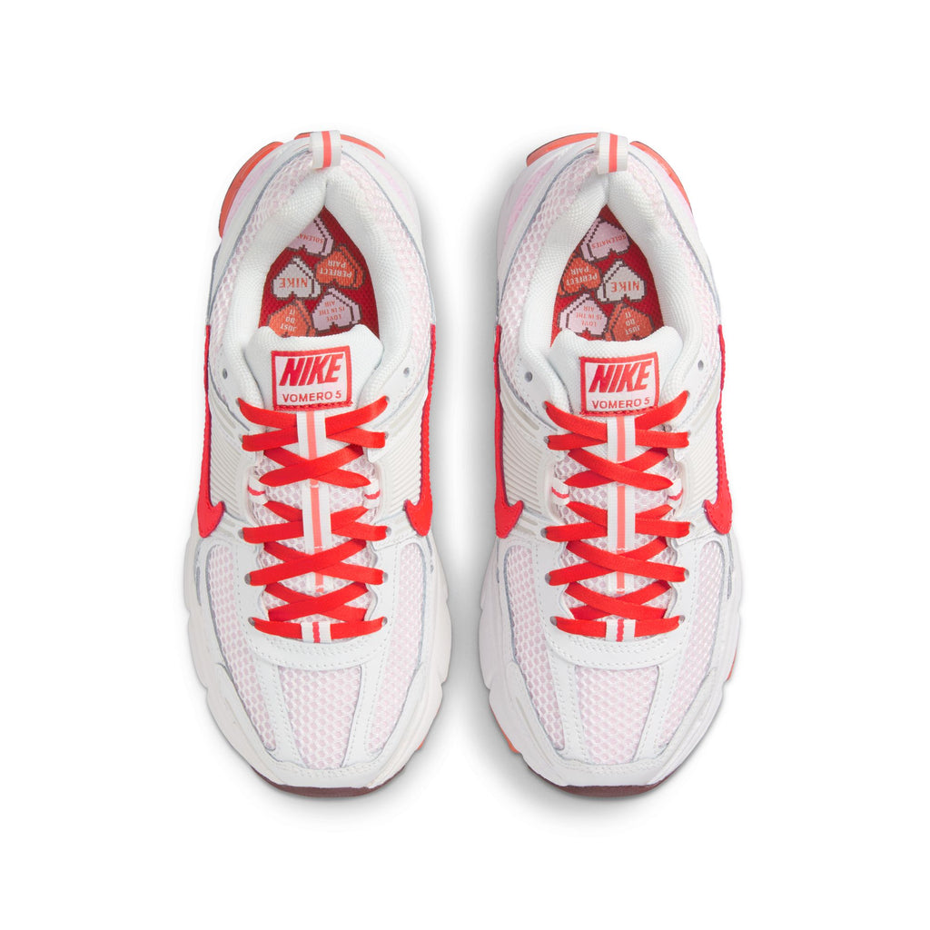 NIKE VOMERO 5 GS - SUMMIT WHITE/LT CRIMSON-PINK FOAM