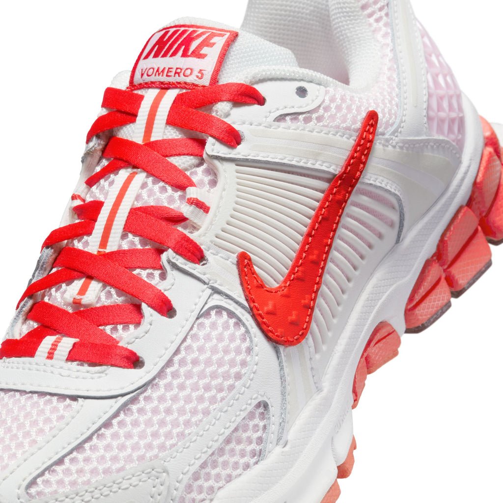 NIKE VOMERO 5 GS - SUMMIT WHITE/LT CRIMSON-PINK FOAM