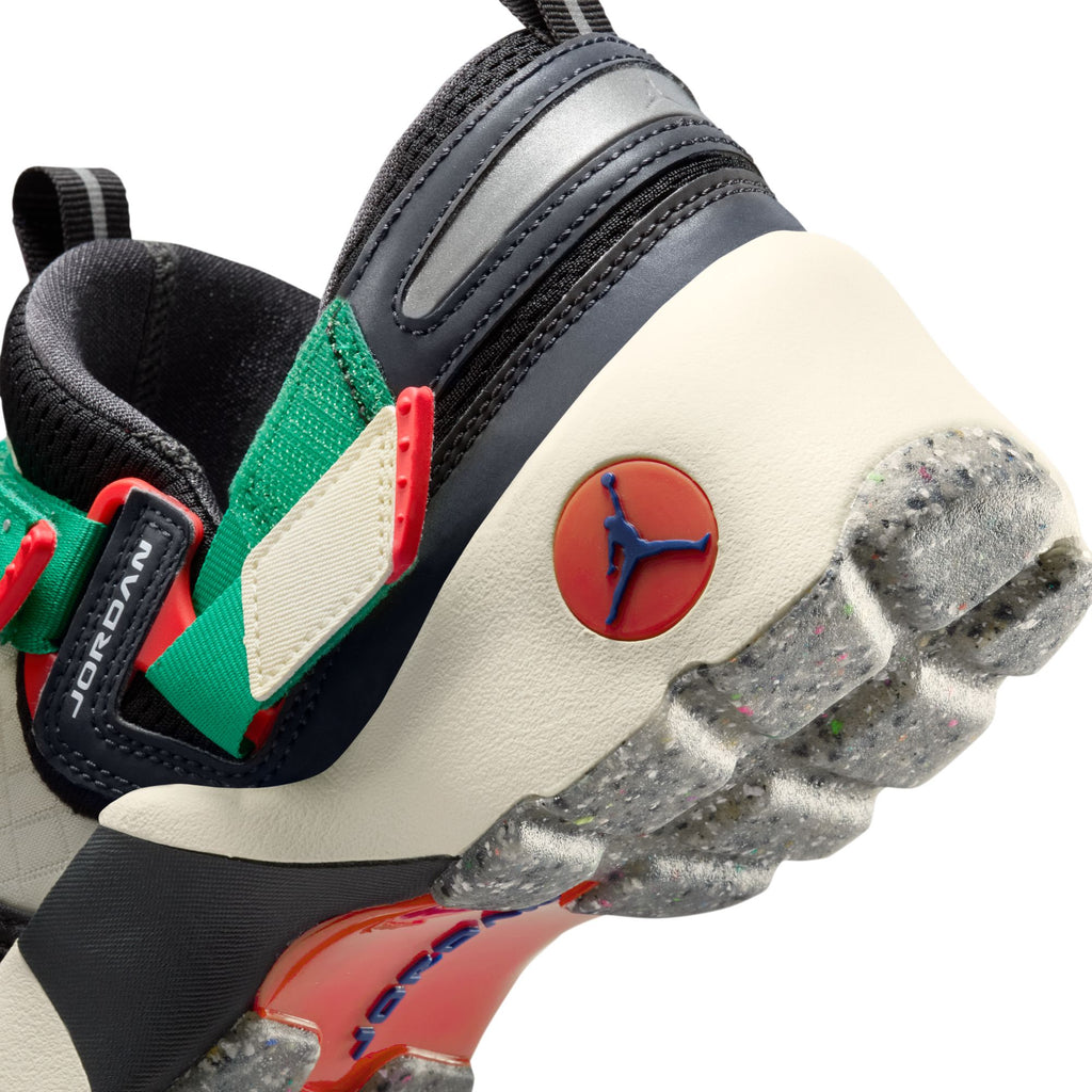 WOMENS AIR JORDAN TRUNNER LX - BLACK/WHITE-COCONUT MILK-ORANGE BLAZE