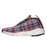 NIKE AIR FOOTSCAPE DESERT CHUKKA - CARGO KHAKI/HYPER JADE/HYPER PINK