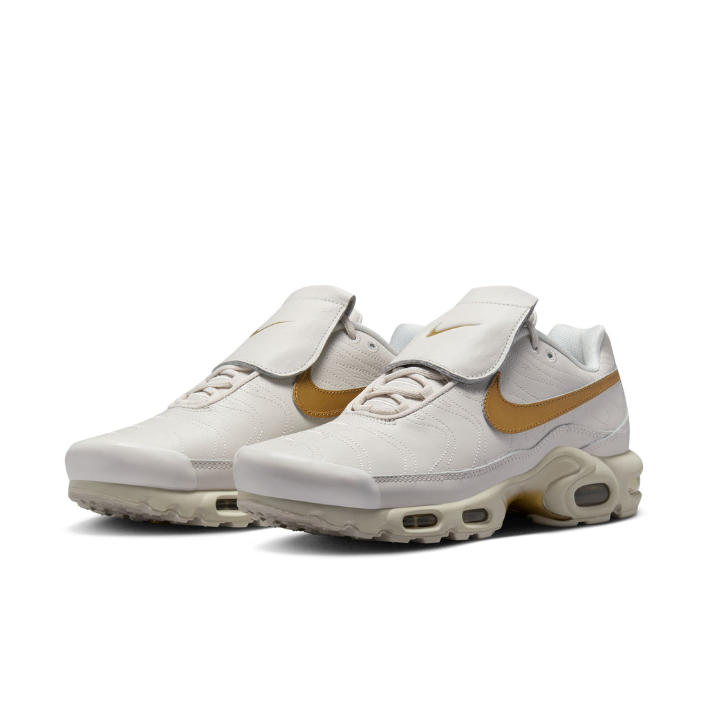 NIKE AIR MAX PLUS TNPO - PHANTOM/METALLIC GOLD