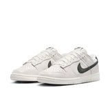 WOMENS NIKE DUNK LOW SE - WHITE/BLACK-TEAM RED