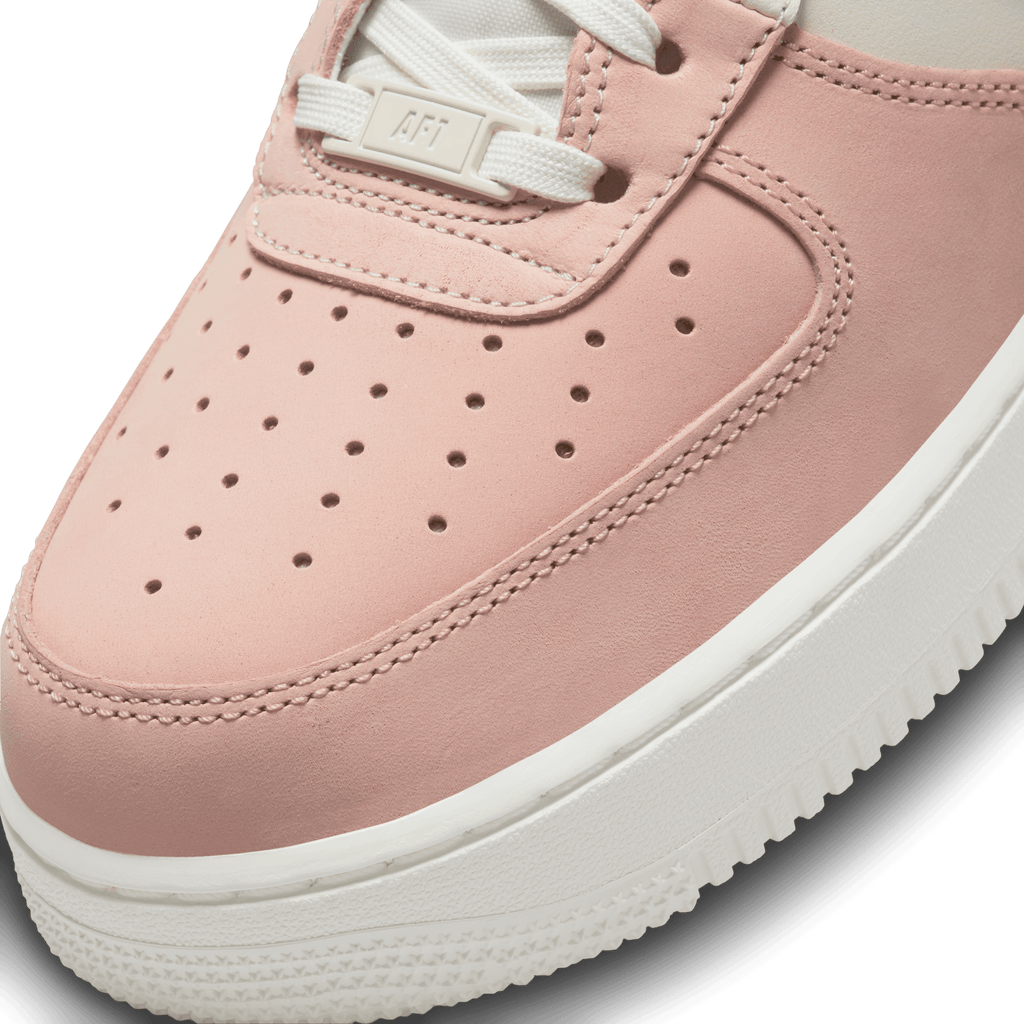 NIKE AIR FORCE 1 '07 LV8 - ARCTIC ORANGE/VELVET BROWN-COCONUT MILK